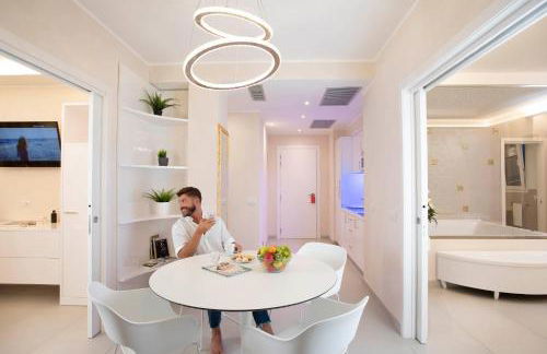 White Suite & Apartments - Foto 23