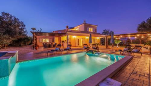 Stunning Countryside Villa w Private Garden & Pool - Foto 2