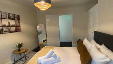 NEW LISTING! - Cosy 1Bd Nestled in Teddington - Foto 4