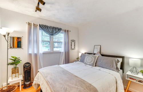 Peaceful 1-Acre Parksville Home Large Deck and Yard - Foto 17