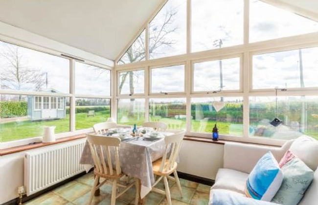 Host Stay Woodfalls Barn - Foto 27