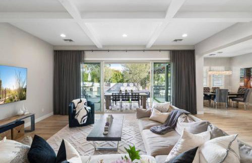 Elegant Phoenix Getaway w Pool and Spa Heating - Foto 14