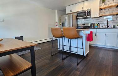 Rustic & Renovated 3 Bed - 8 Min Walk to Bridge St - Foto 4