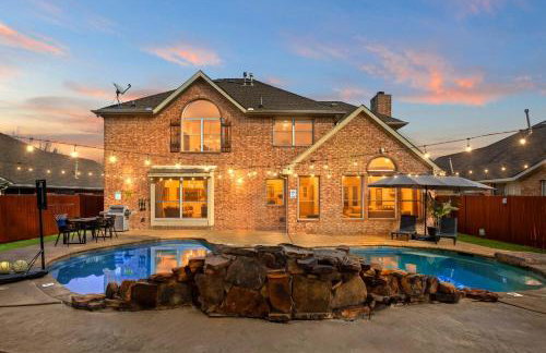 5-BD Vacation Retreat w Pool & Ping Pong - Foto 2