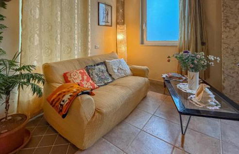 2 Bedroom Lovely Apartment In Valdipino - Foto 4