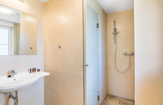 Luxurious Villa in Weert for 24 Persons - Photo 13