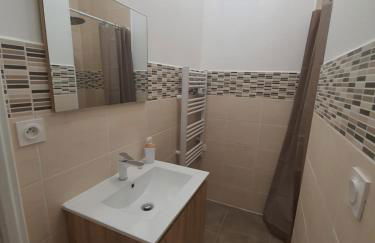 "Le Petit Paradis" au Centre Ville d'Oyonnax - Foto 19