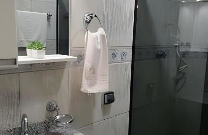 Espaçoso Flat com Varanda no Cavalinho Branco - Foto 10