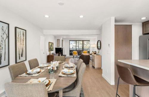 Renovated Riverfront 3 BR, 2 BA with Pool - Walk to Town! - Foto 29