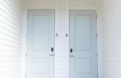 Seabreeze Haven 6 - Steps to Beach, Pet-Friendly, Pool, Fast WiFi - Photo 19