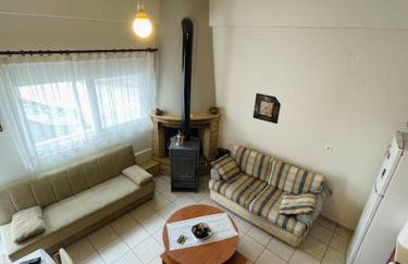 Όμορφο κατάλυμα στην κεντρική πλατεία του χωριού - Photo 10