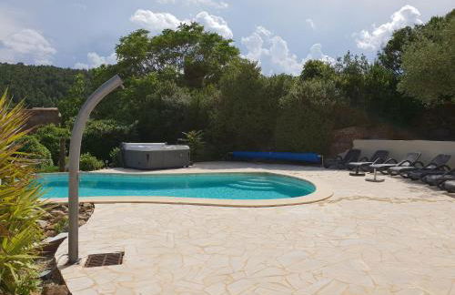 Villa With Heated Pool, Jacuzzi, Sports Field and Stunning Views - Foto 22
