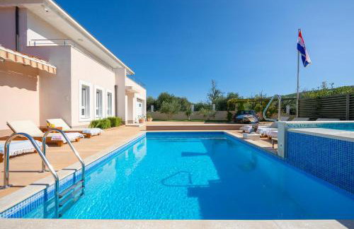 VILLA MILLA with private pool, jacuzzi, sauna, gym, max. 8 person - Photo 19