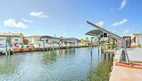 On-Site Canal Access St James City Home - Foto 3