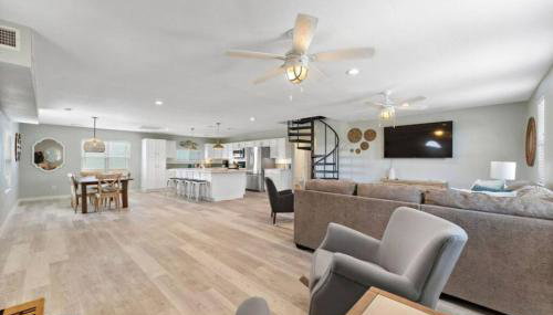 Beach house with game room just minutes from beach - Foto 4