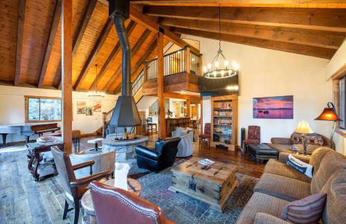 4 Mi to Diamond Peak Ski Resort Gem with Hot Tub - Foto 1