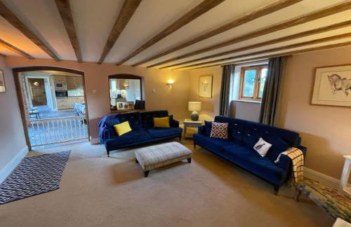 Stunning rural Barn Conversion - Photo 11