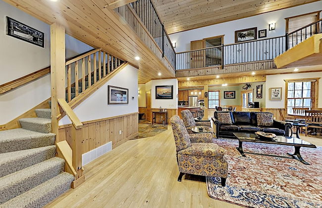 Round House on Round Lake - Photo 38