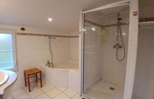 Charmante maison ancienne rénovée avec jardin privé, 5 couchages - FR-1-426-171 - Photo 14