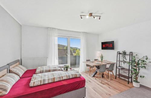 BAT Home Solutions Trierweiler - alles was ein Hotel nicht bietet - 5 Apartments 40 bis 120 qm für bis zu 29 Personen - 5-Raum-Apartment barrierefrei - 60 qm Balkon mit Blick bis Luxemburg - einzeln bis komplett buchbar - 3 Min zur A64 - Foto 55