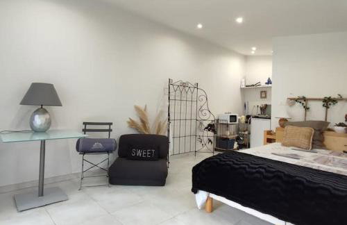 Studio indépendant dans villa, parking gratuit. - Photo 4