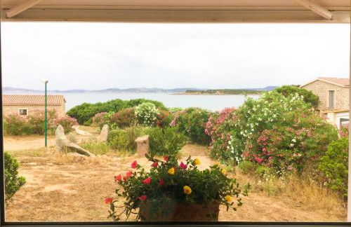 Lovely Beach House - Photo 2