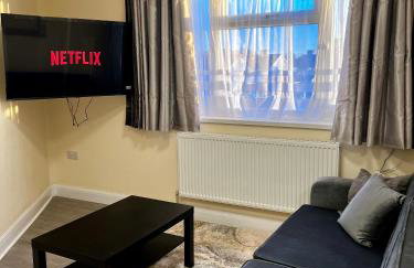 Cozy Luxurious Flat near LHR - Foto 1