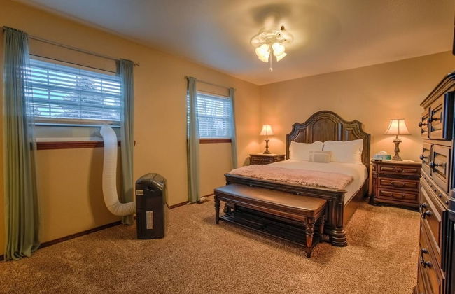 4BR Entertainer AF Academy Hot Tub, Firepit! - Foto 4