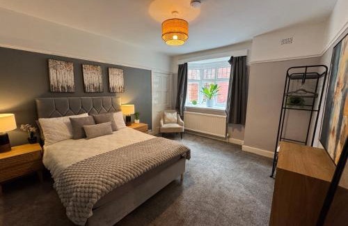 Very Large Central Property - Foto 28