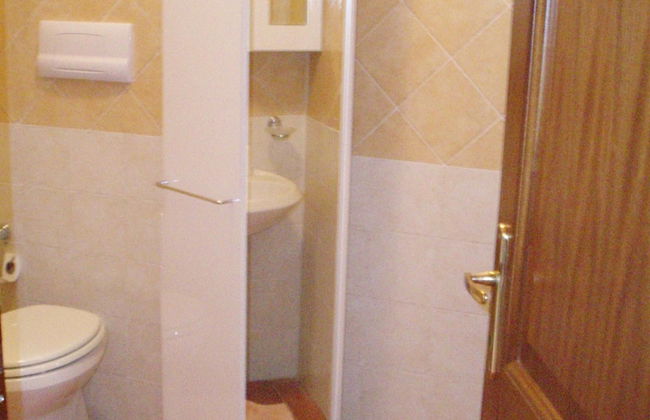 Modern 1 bed Apartment Sleep 3 sea View Only 700mt From sea - Foto 8