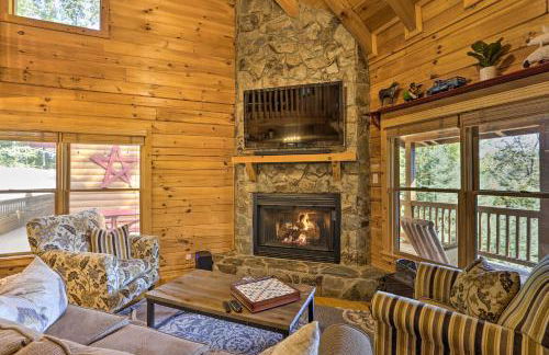 Lovely Log Cabin and Bunkhouse with Views and Yard! - Foto 3