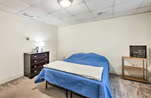 Lancaster Unit with Expansive Covered Porch! - Foto 13