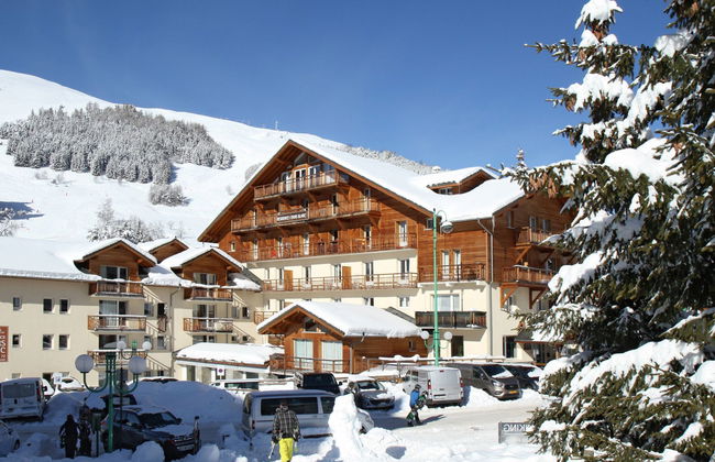2 bedroom Apartment in Les Deux Alpes with private pool and sauna - Photo 18
