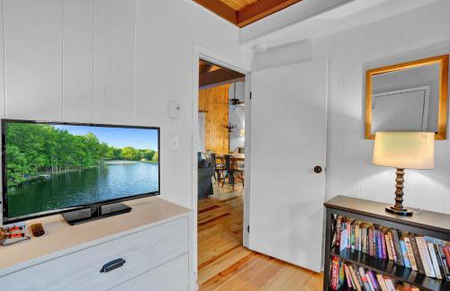 Lakefront Home, Hot Tub, Pool Access, Boats, Pets - Photo 53