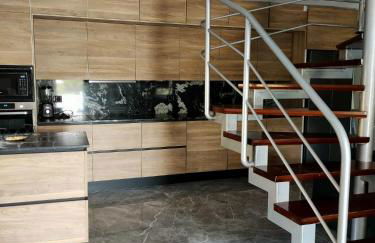 Maravillosa casa con piscina grande y bosque - Photo 11