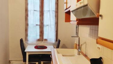 2 chambres 88m2 Extra centre historique Cahors vaste appartement convivial et cosy - Photo 3