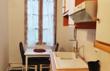 2 chambres 88m2 Extra centre historique Cahors vaste appartement convivial et cosy - Photo 3