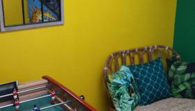 Le So Sweet, maison avec jardin clos, terrasse aménagé, jeux et jouets, baby foot, flipper, table de ping pong, à 1km de la plage d' Omaha beach et près Port en Bessin - Foto 5, Game Room