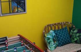 Le So Sweet, maison avec jardin clos, terrasse aménagé, jeux et jouets, baby foot, flipper, table de ping pong, à 1km de la plage d' Omaha beach et près Port en Bessin - Foto 5