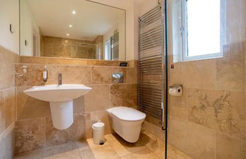 Trewhiddle Retreat V17 by Together Travel - Luxury 4-Bedroom Villa - Foto 21