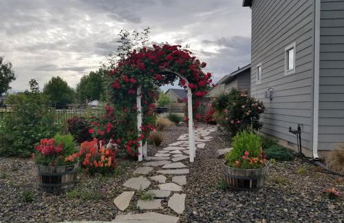 Spacious 4BR Retreat-Lush Garden - Foto 8