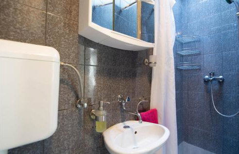 Cozy Home In Srinjine - Photo 23