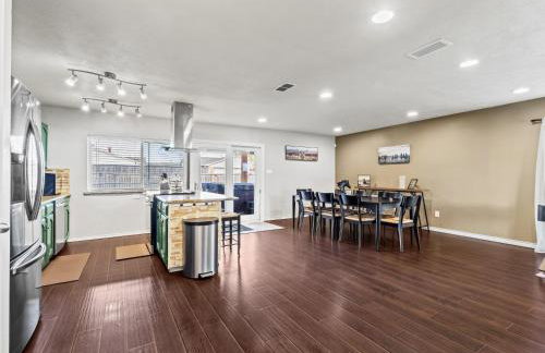 Red Door Hideaway 3BD Hot Tub Foosball - Foto 10