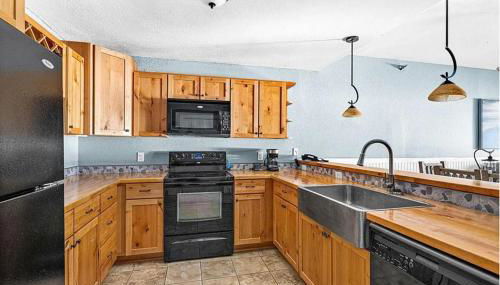 Whispering Pines Lake Views King Suite, 2 Queen Beds, Kitchen and Heated Pools - Foto 3