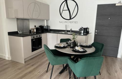 Luxury Oaks Suite, Free private parking, 2 Bed 2 Bathroom Apartment, Central Solihull - Foto 2