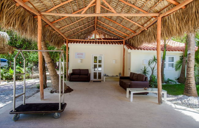 Las Terrazas Condo - Los Corales Village - Photo 2