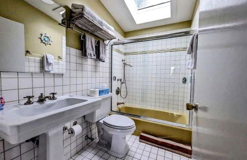 Idyllic Waterfront Cottage with Fire Pit Near Acadia National Park | Gouldsboro, Maine - Foto 23