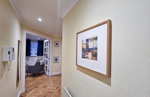 Edinburgh Central 2-bedroom Apartment with Free Parking and Stunning Views - Photo 33