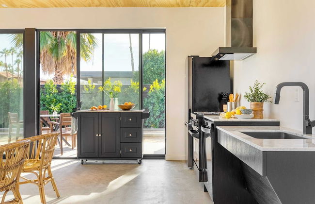 Blackhaus Suites by AvantStay – Modern Comfort in Downtown Palm Springs - Foto 31