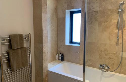 Luxury 5 Bed All En-Suite Cinema Room - Foto 22